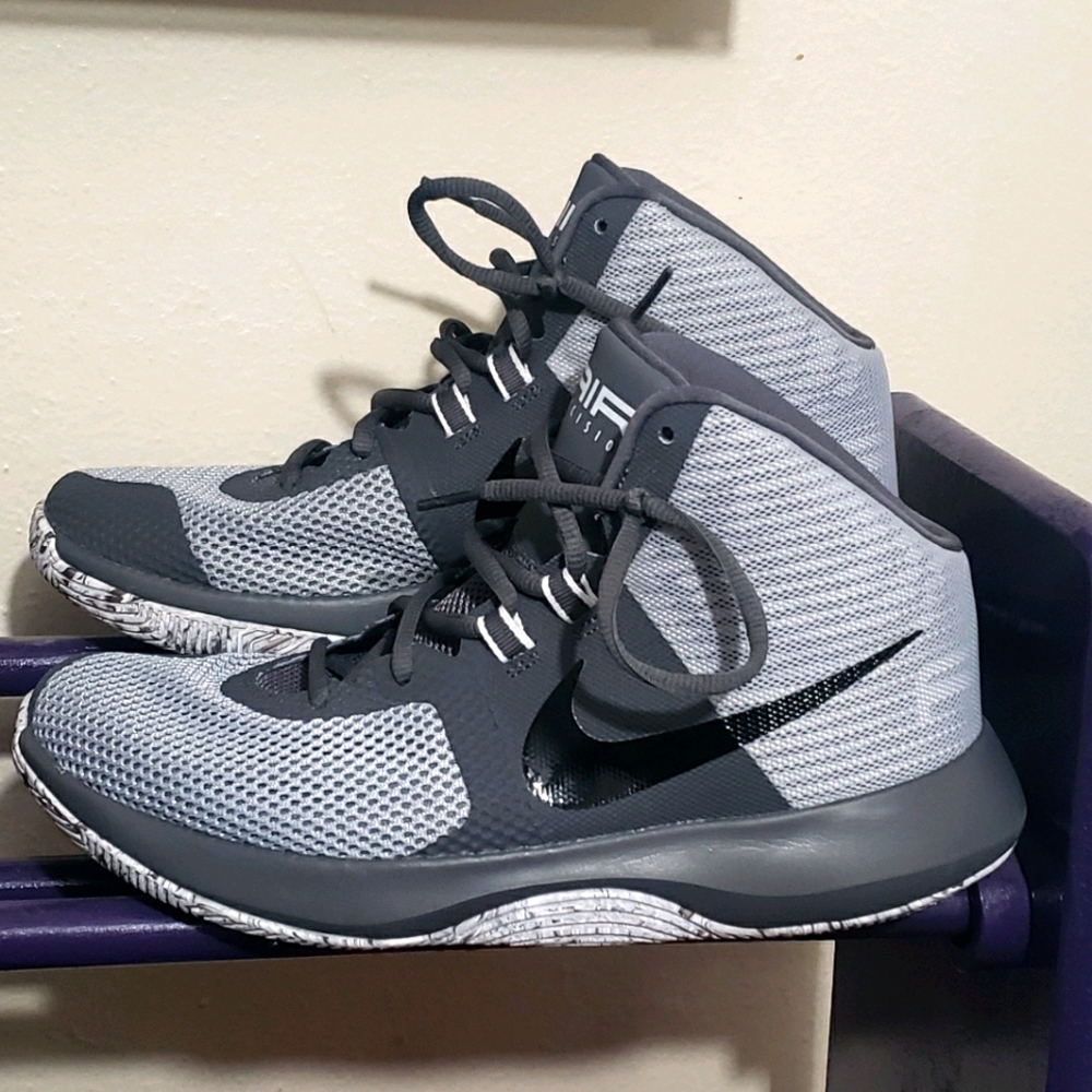 SOLD ⚠️Nike Air Precision Shoes